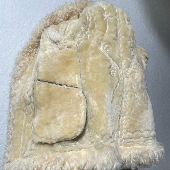 Vtg Afghan curly lamb wool shearling embroidered suede coat penny lane Mongolian - Picture 13 of 16